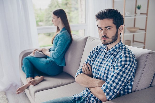 10 sposobów, aby partner przestał Cię ignorować