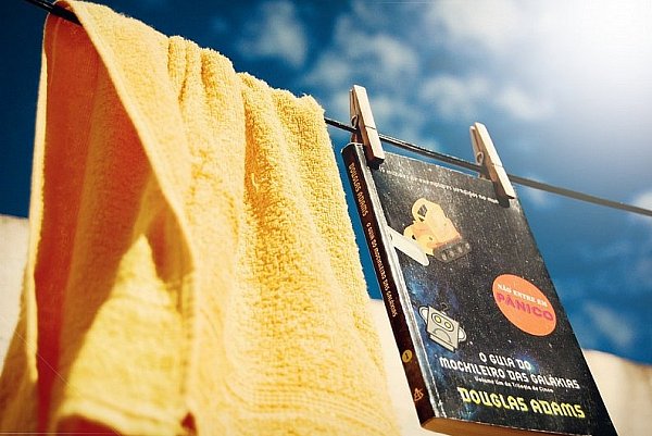 Dzień ręcznika: Douglas Adams